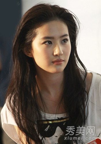 刘亦菲家族照美cry 纯美发型pk刘诗诗