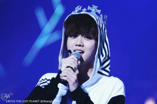 韩国EXO上海演唱会NP:鹿?秀肌肉台上遭调戏