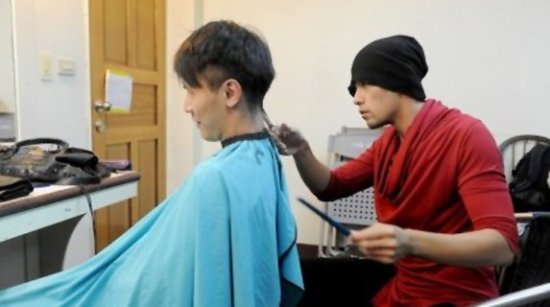 杨幂周杰伦少女时代EXO 揭中韩明星囧萌帅生