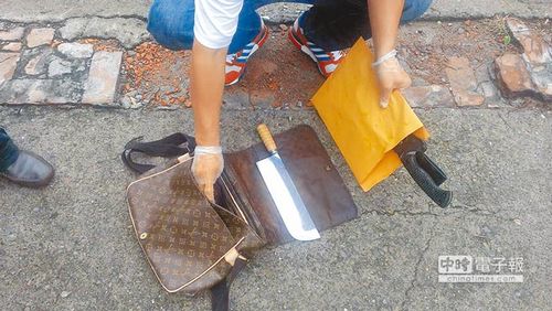 台湾少年K歌遭追杀 被一刀砍断脊椎骨死亡(图