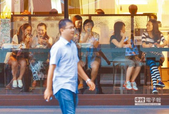 台湾<em>人口性别比例</em>统计数据:女多于男 指数创新