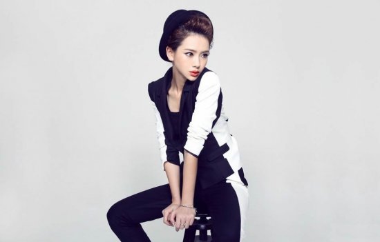 戚薇拍吻戏不惧李承铉吃醋:他一场都不看