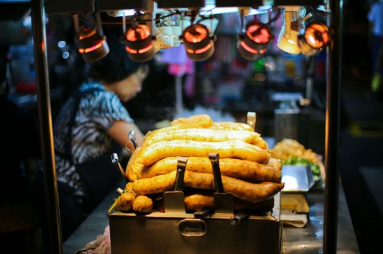 华西街夜市:台湾电影《艋舺》的文化皈依