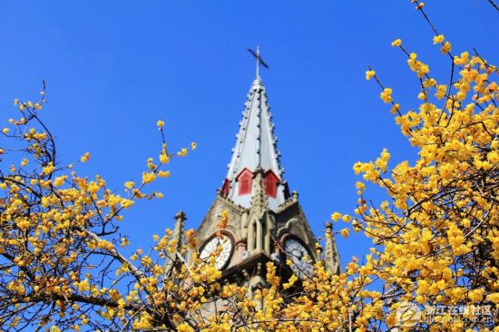 <em>宁波</em>老外滩教堂<em>深夜</em>起火 系全国重点文保单位