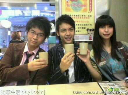 古剑奇谭主演童年照:杨幂郑爽美人胚 李易峰青