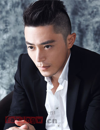 <em>霍建华</em>最新<em>发型</em>图片 改良莫西干头潮酷范十足