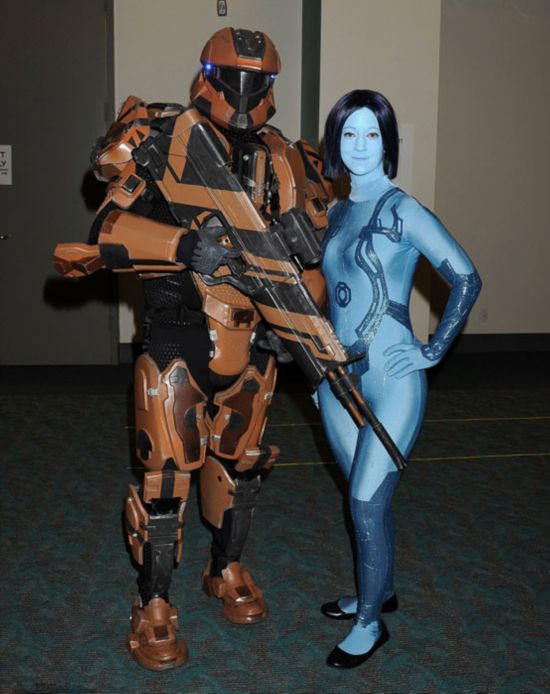 美女性漫画展中频遇骚扰无奈换服装