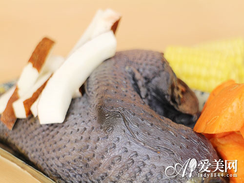  两种体质女性易痛经 养生食谱减轻经期痛楚 