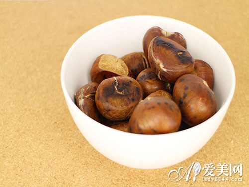  两种体质女性易痛经 养生食谱减轻经期痛楚 