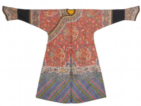 Culture Insider: Imperial dresses worn by concubines in the Qing Dynasty