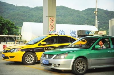 私营车加气难问题突出 新店、光明港附近新增