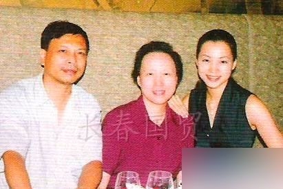 揭秘55岁倪萍坎坷情史 与高干子弟离婚又遭陈