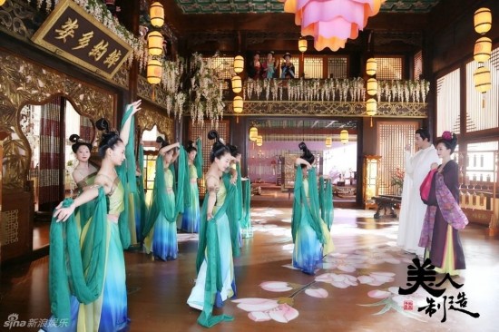 《美人制造》曝剧照 杨蓉<em>低胸丰腴</em>唐朝美(图)【