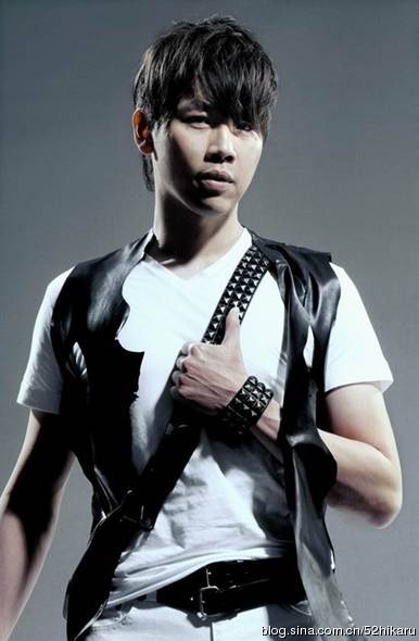 立威廉陶?赵薇大s胡杏儿 与圈外人长期秘恋终