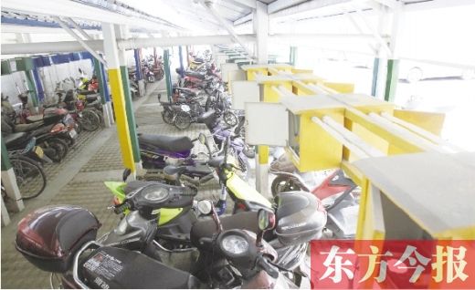 郑州尝试装智能充电系统 刷卡充电8小时自行断电