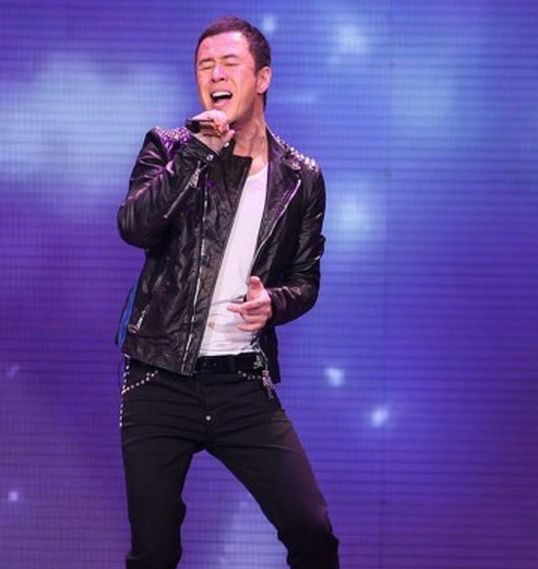 杨坤恶搞小苹果神剪辑:美女让我眉飞色舞