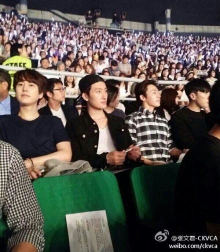EXO演唱会SJ家族亲临捧场泰民宋茜助阵