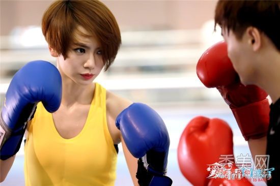 《爱情回来了》戚薇<em>发型</em> 个性<em>短发</em>帅气【7】-