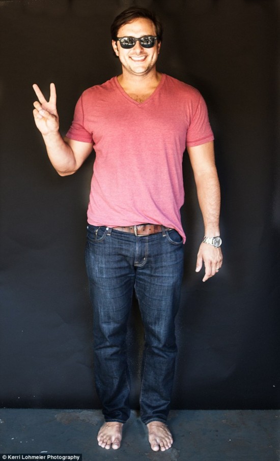 妻子不愿拍孕妇照 丈夫挺啤酒肚作替身(组图)