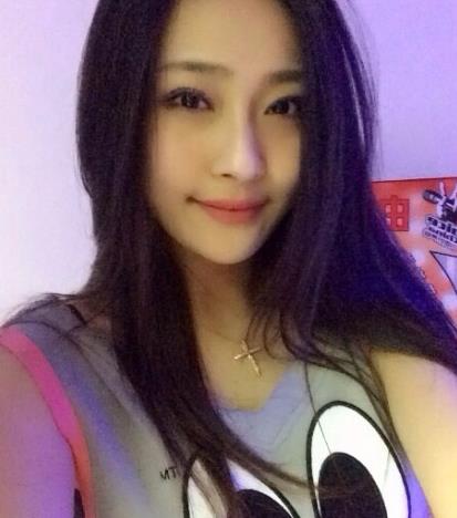 中国好声音第三季美女白领陈冰走红 土豪婚礼