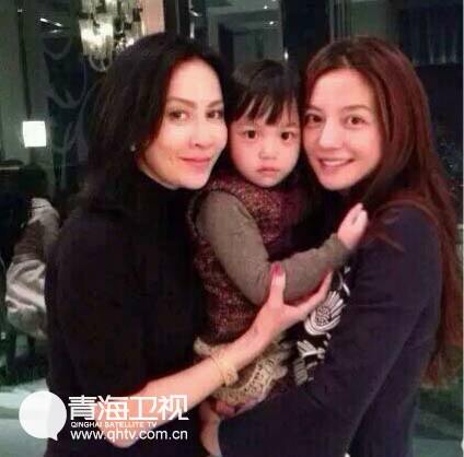 赵薇女儿小四月