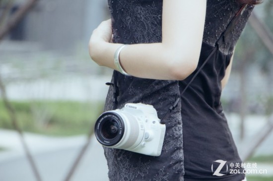  EOS 100Dͬᡱ 