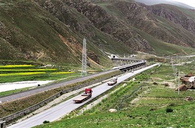 习近平就川藏青藏公路通车60周年作批示:继续弘扬“两路”精神