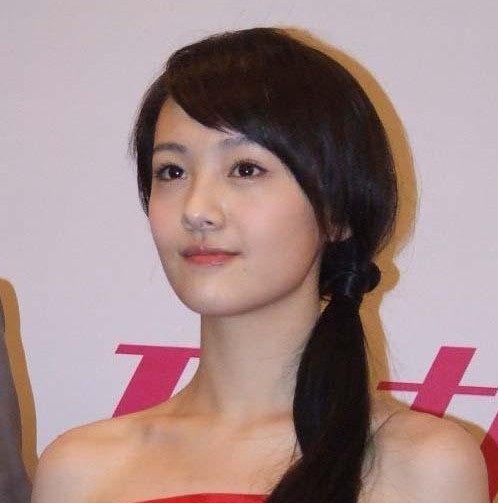 四小花旦脸型五官挑刺:杨幂额头宽唐嫣颧骨高