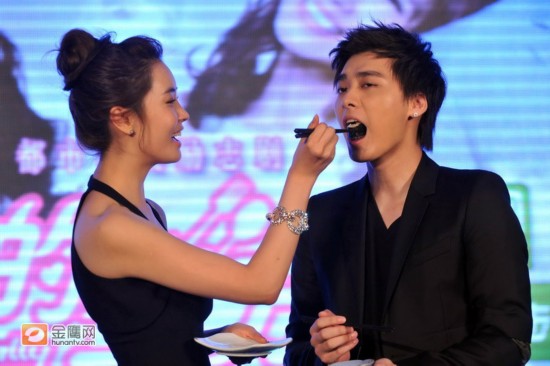 靠绯闻上位的男星 李易峰恋李多海文章不离婚