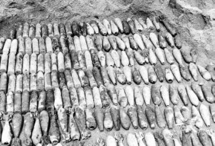 日投降前将毒气弹投嫩江 战败后就地掩埋化学