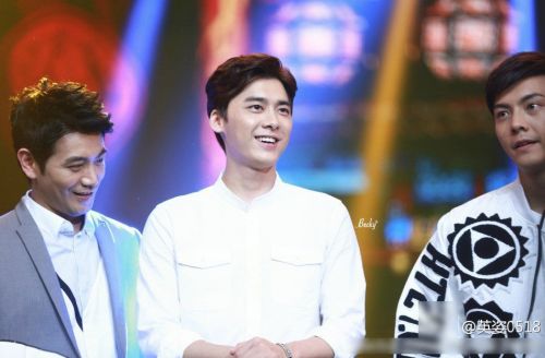 古剑男神齐聚大本营 李易峰包子脸卖萌陈伟霆