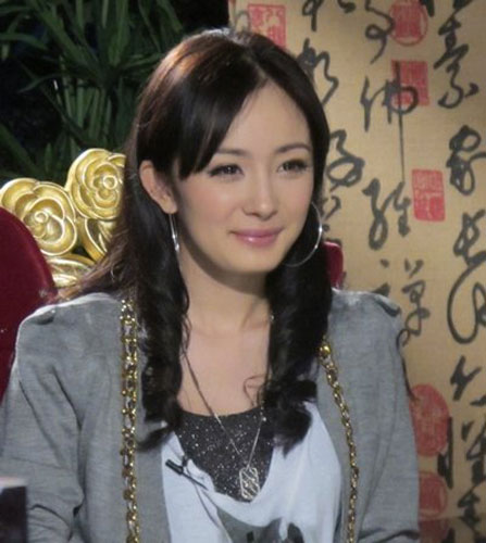 李彩桦被曝曾遭陪睡 揭女星潜规则上位法则