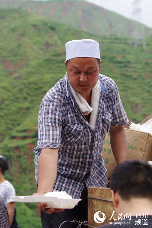 鲁甸回族人口有多少_云南昊龙集团救灾人员梁龙洲追悼会在鲁甸举行 千余人含
