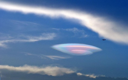 厦门上空现UFO形状云 盘点全球著名的UFO事