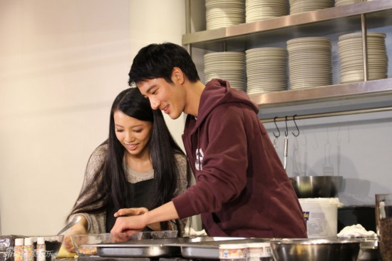 王力宏报喜讯妻子李靓蕾产女