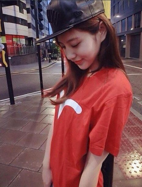 组图:前厦大女神张嘉倩晒海量私照 变身海归硕