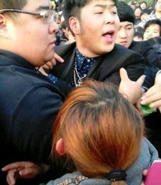 吴樾车震杨幂踩座椅范冰冰踹人 明星撒泼不雅