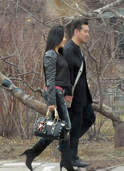 揭校花女星上位路 小雪杨紫交富豪男友