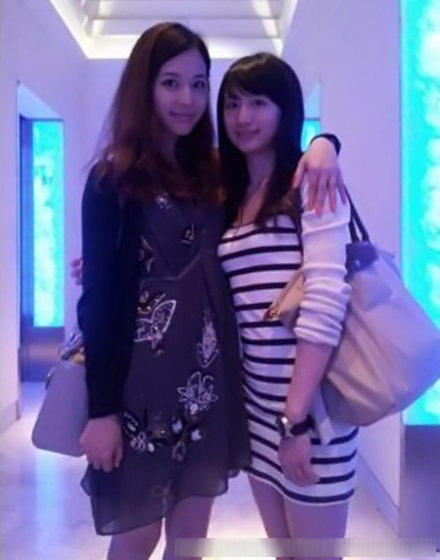 马景涛认识了剧中饰演"琵琶精"的内地女演员吴佳尼,虽然两人年龄相差