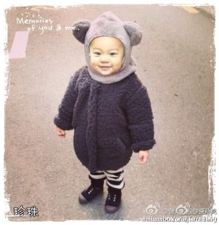 李小璐称女儿已变美 甜馨海量逗比照私藏