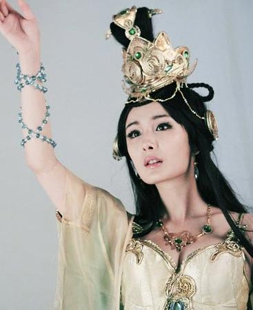 大尺度代言游戏 刘亦菲杨幂性感大PK(图)