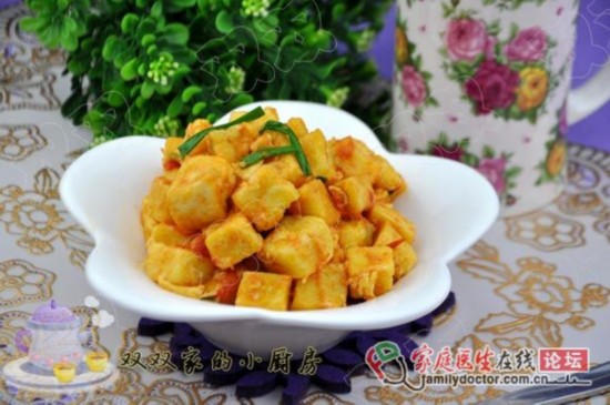 每天对着电脑想防辐射吃什么?西红柿炒馒头粒