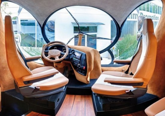 迪拜开售世界最贵房车:内设酒吧地暖 售价高达