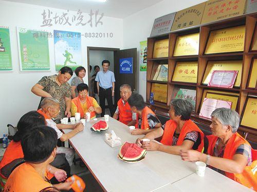 盐城社区开辟休息室 供环卫工人休息纳凉