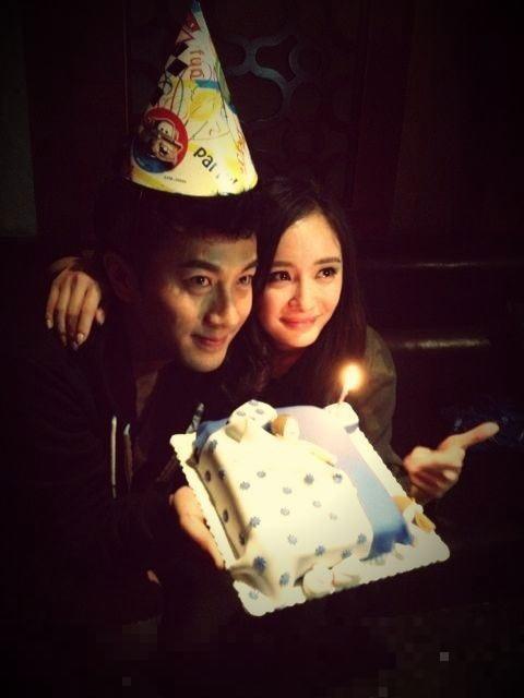 明星夫妻秀恩爱瞬间:陆毅承诺不忘初心 朱茵黄