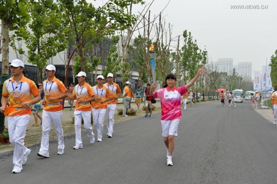 (SP)CHINA-NANJING-YOUTH OLYMPIC GAMES-TORCH RELAY