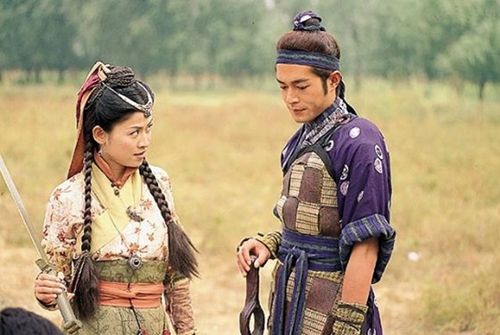 你还记得大明湖畔的项少龙和朱七七么?