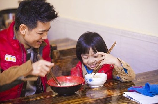 《爸爸去哪儿第二季》台湾花莲录制 kimi与林