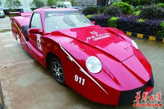 90后小伙将报废桑塔纳<em>变身</em>法拉利--上海<em>频道</em>-