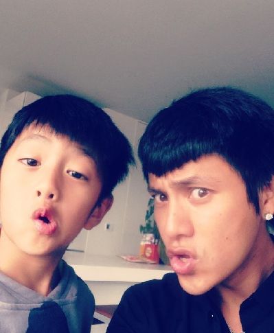 刘烨儿子强吻赵薇女儿Grace初吻给kimi 萌娃C